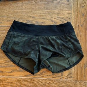 Lululemon hotty hot CAMO